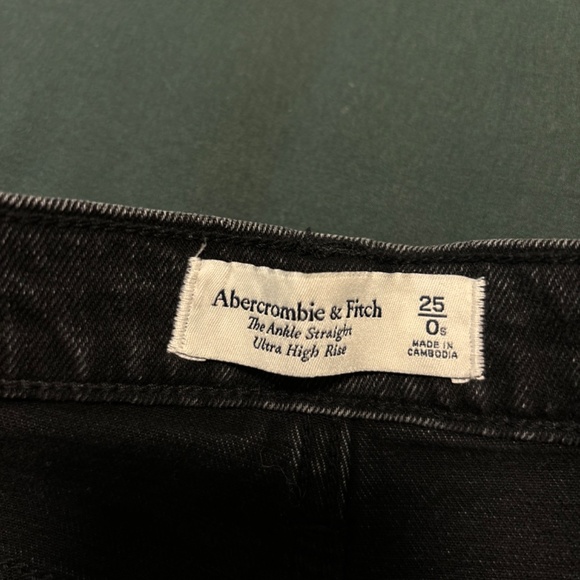 Abercrombie jeans - Picture 2 of 2